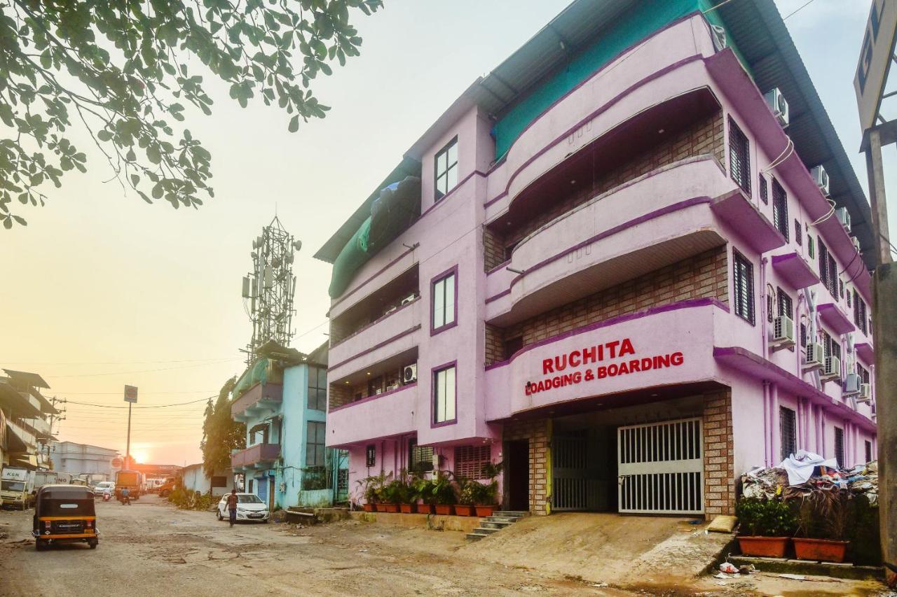 Oyo 60773 Ruchita Loadging & Boarding Hotel Mumbai Exterior photo